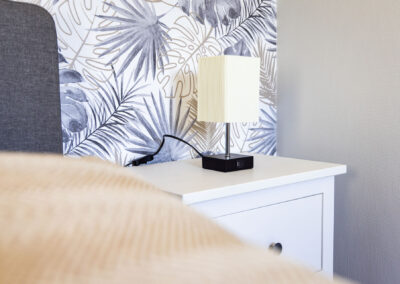 La Grange aux Cyprès: chambre avec lit King Size