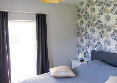 La Grange aux Cyprès: chambre avec lit King Size